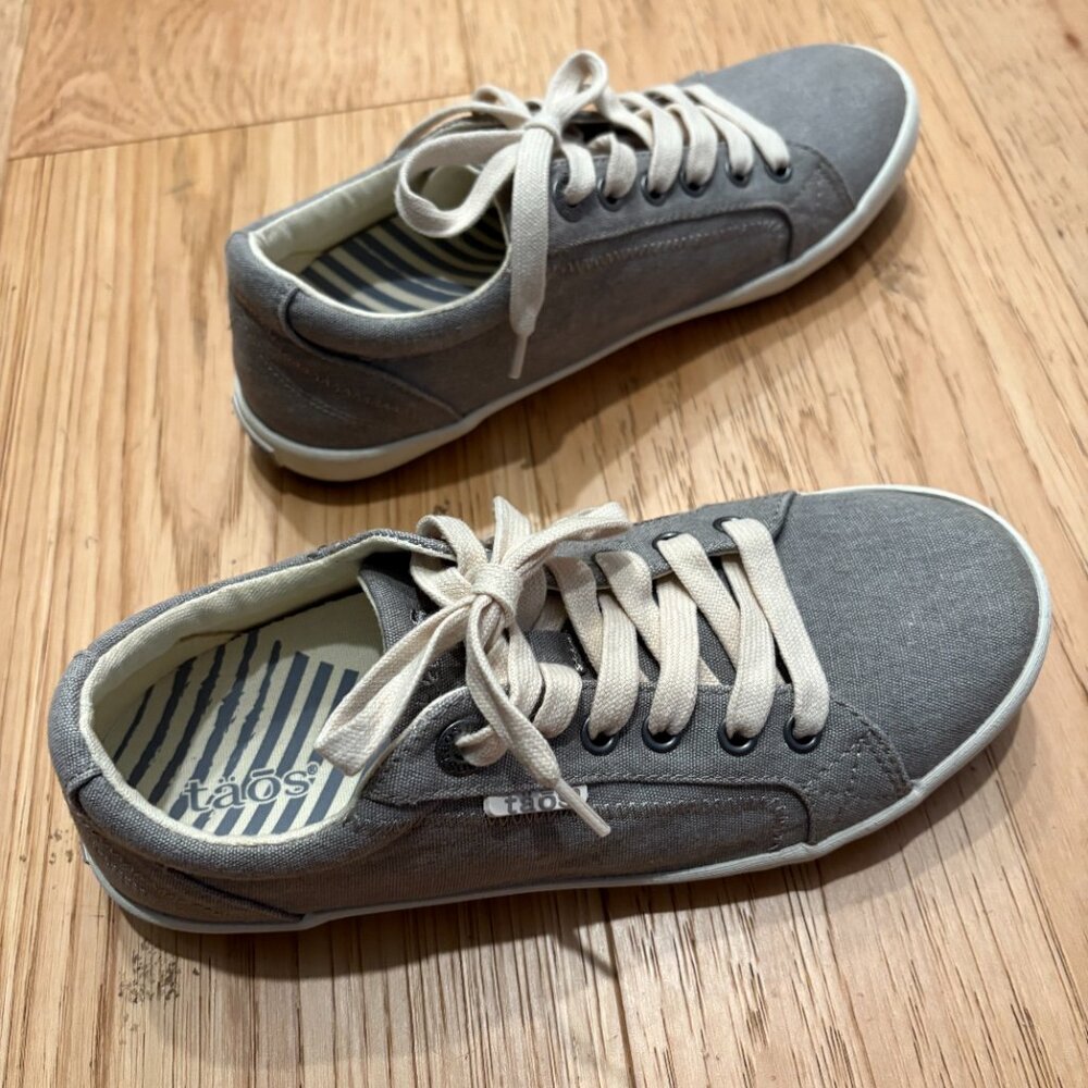 TAOS Star Canvas Sneakers 7.5 - Picture 2 of 4